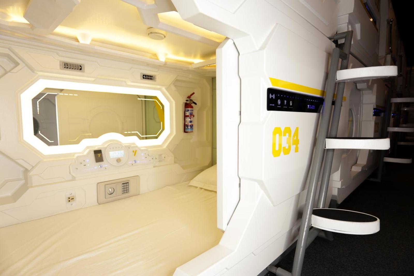 The Yellow Capsule Cancun Close To Airport 外观 照片