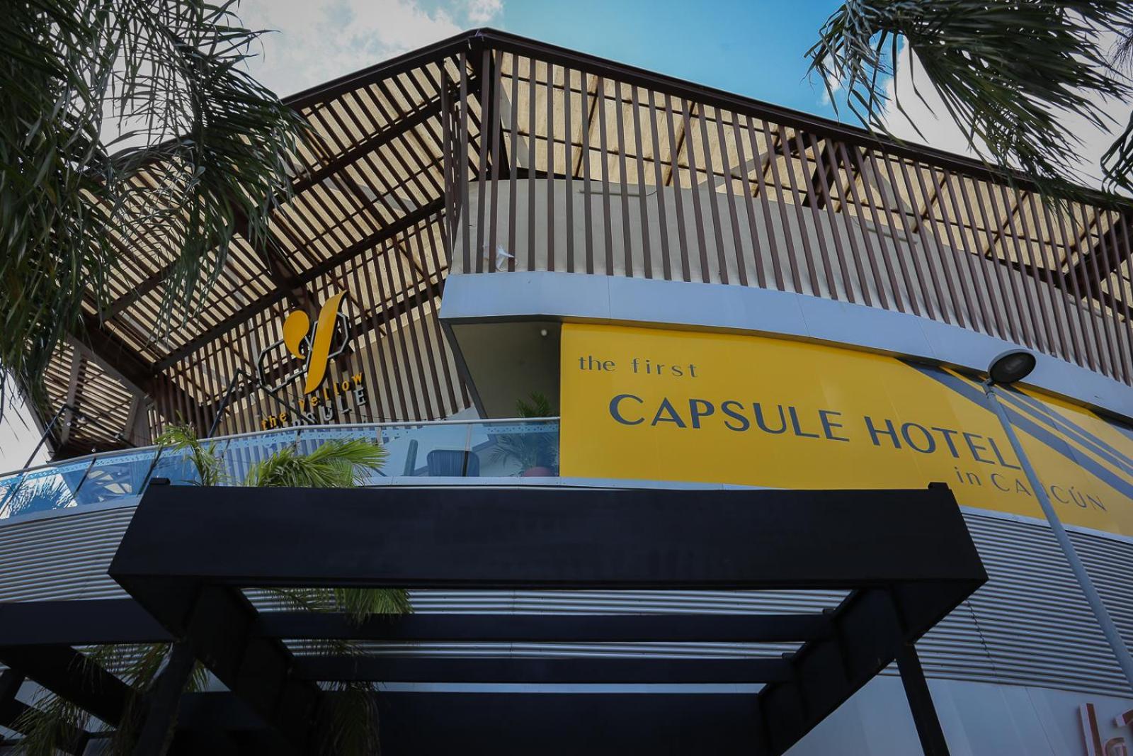 The Yellow Capsule Cancun Close To Airport 外观 照片