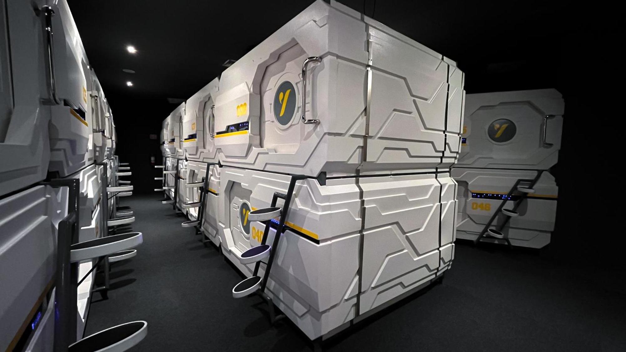 The Yellow Capsule Cancun Close To Airport 外观 照片